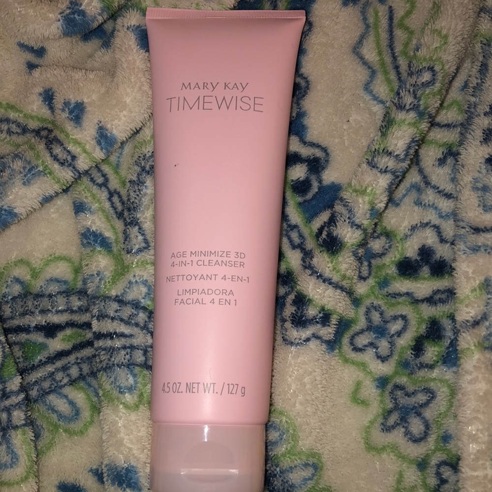 Mary Kay 4-1 cleanser